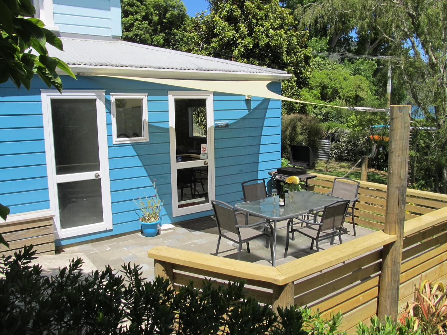 Self-contained Bay View Apartment Anakiwa 5