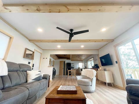 BL Cottage - Lakefront, Firepit, Panoramic Views