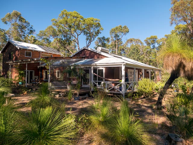 Peaceful Sustainable duplex in native bush block