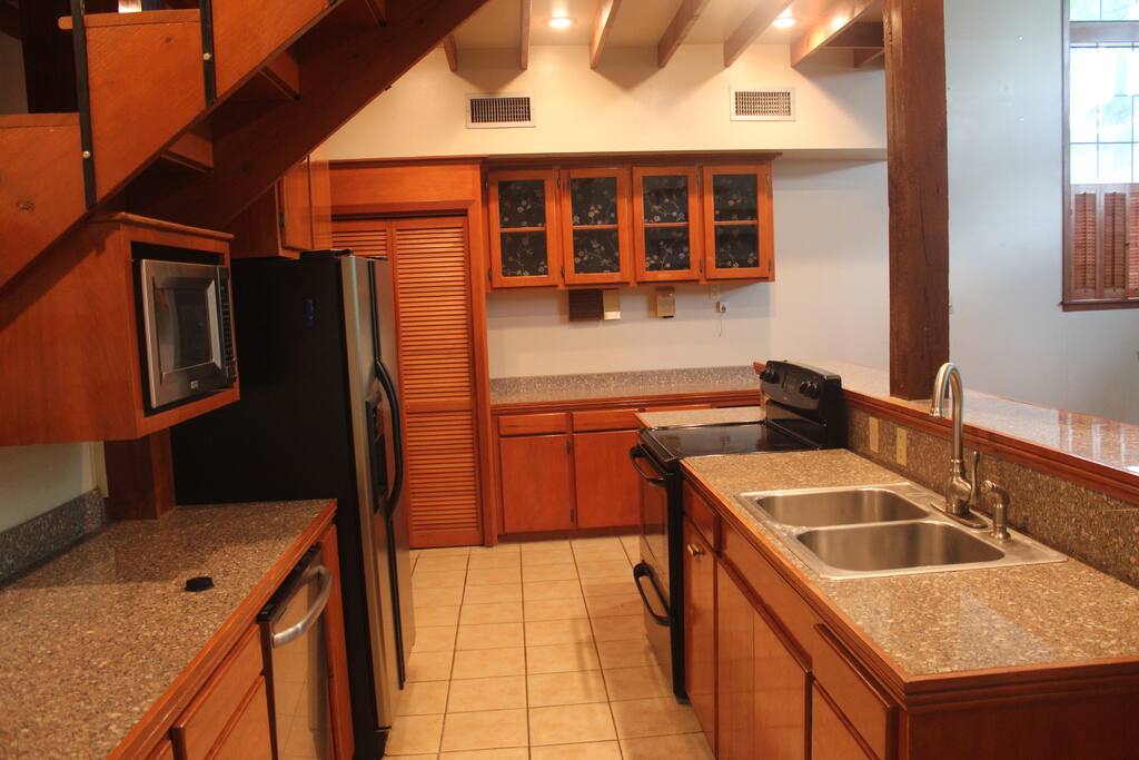 Full Kitchen