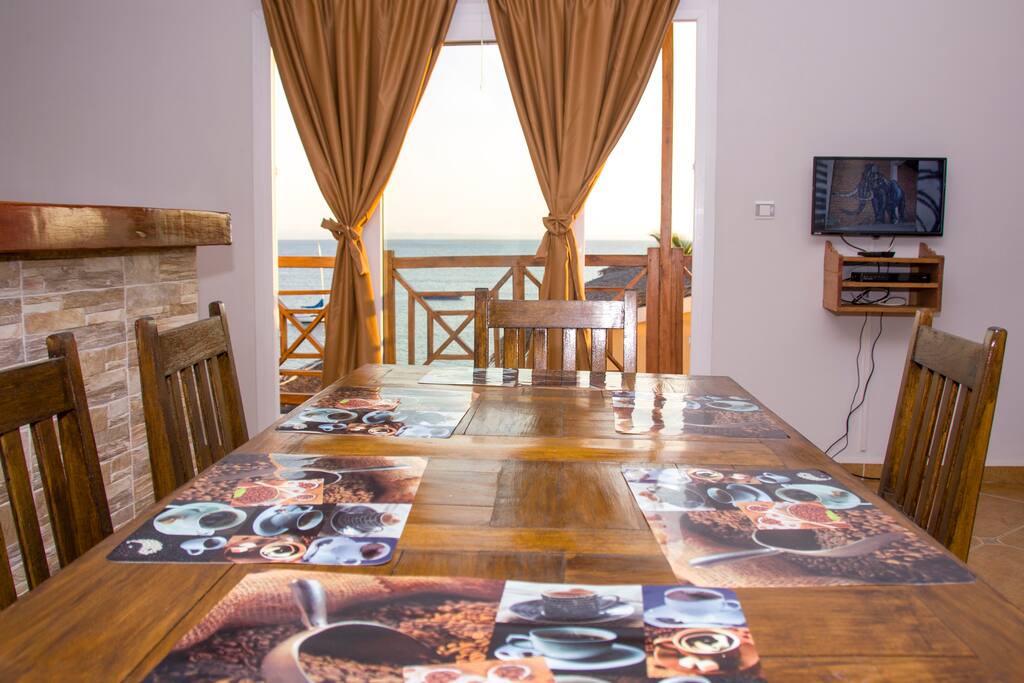 table à manger pour 6 avec vue mer