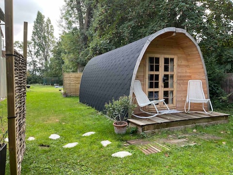 Eco lodge on an island 30 km from Paris