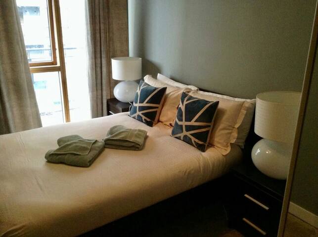 Stunning Luxury Apartment in the Docklands