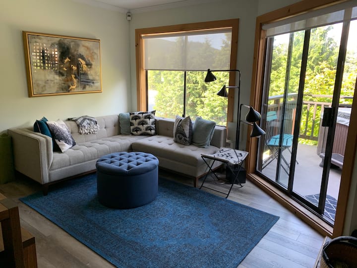 3 Min Creekside Gondola W. Private Hottub/garage - Whistler