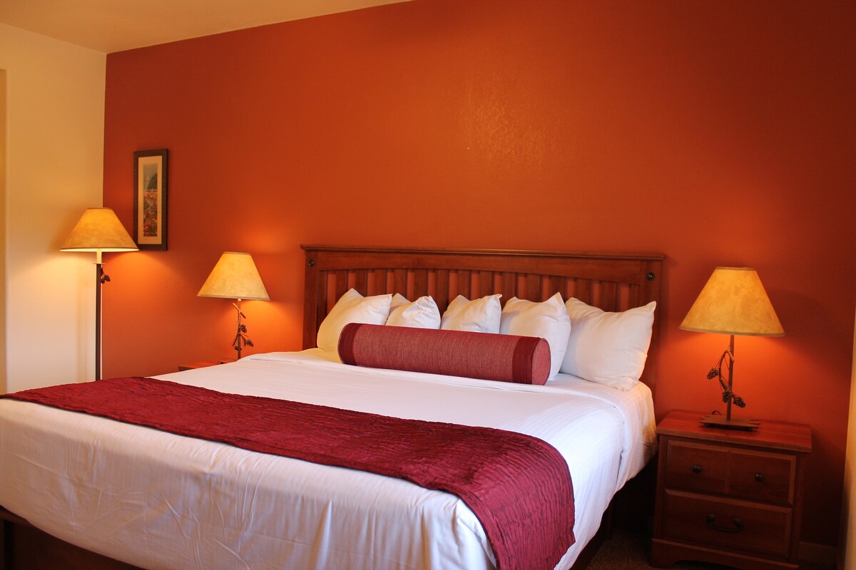 Საწოლი 193 × 203 სმ საძინებელში