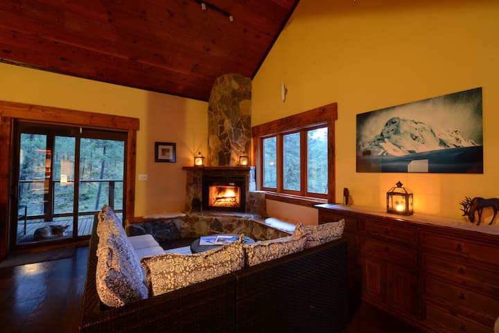The Bridgewater Chalet - Click Each Image For Info - Pemberton