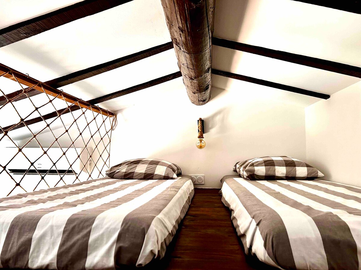 Mezzanine 2 litra të thjeshta. 