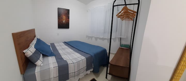 غرفة نوم 2 - سرير مزدوج،  خزانة، مكيف هواء
