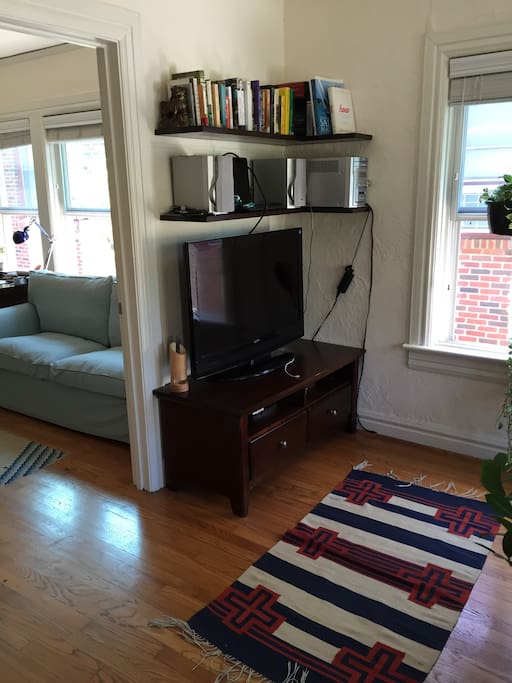 Flat-screen TV but cable TV not provided