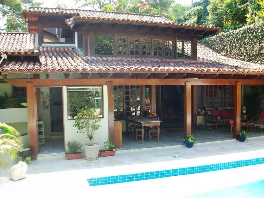 Vista panorâmica, parte de trás da casa, privacidade total