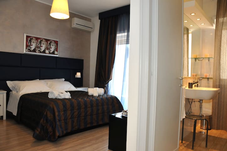 3 bedrooms Flat at Vatican City (check inn Rooms)