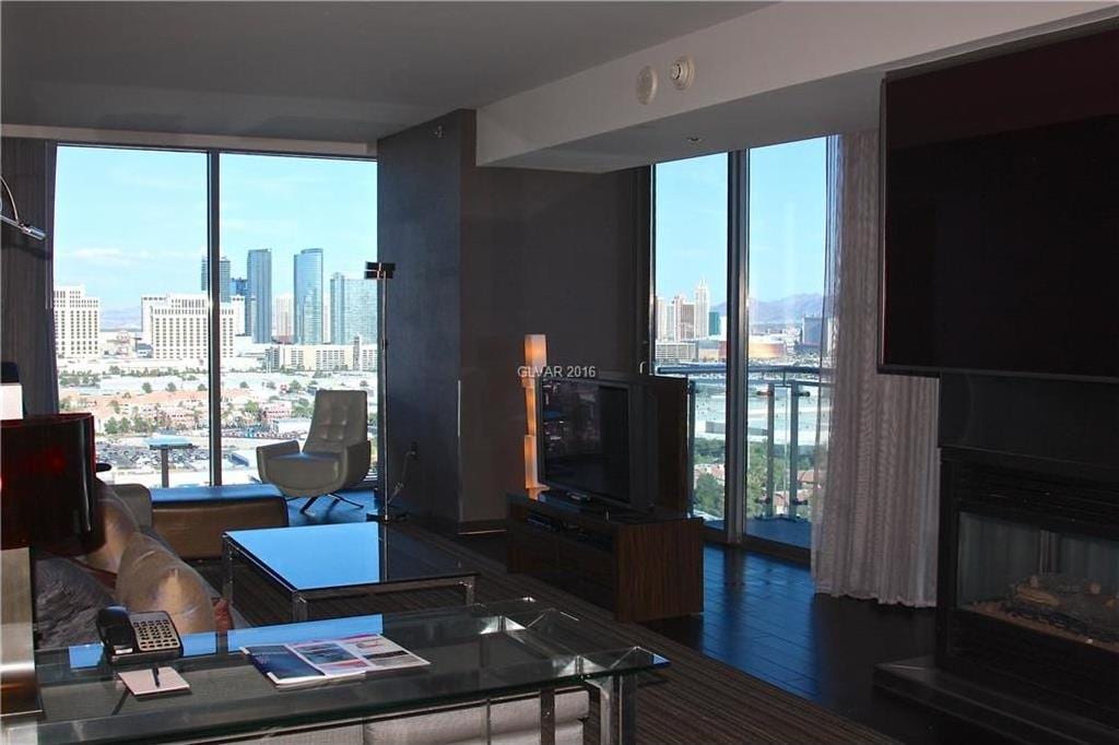 Strip View Corner