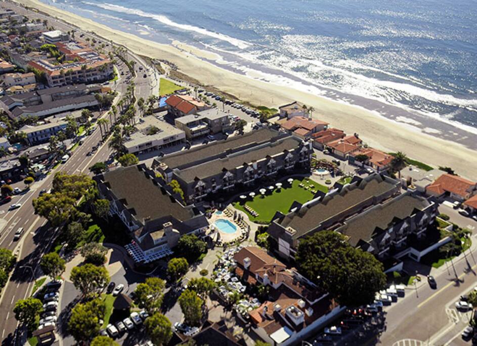Carlsbad Inn Beach Resort, aerial view