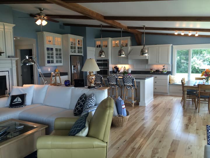 Lake Home that feels like Cape Cod Houses for Rent in Hartford (Town