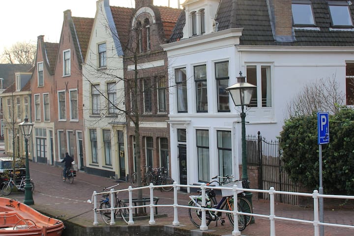 Charming apartment in the centre of Leiden.