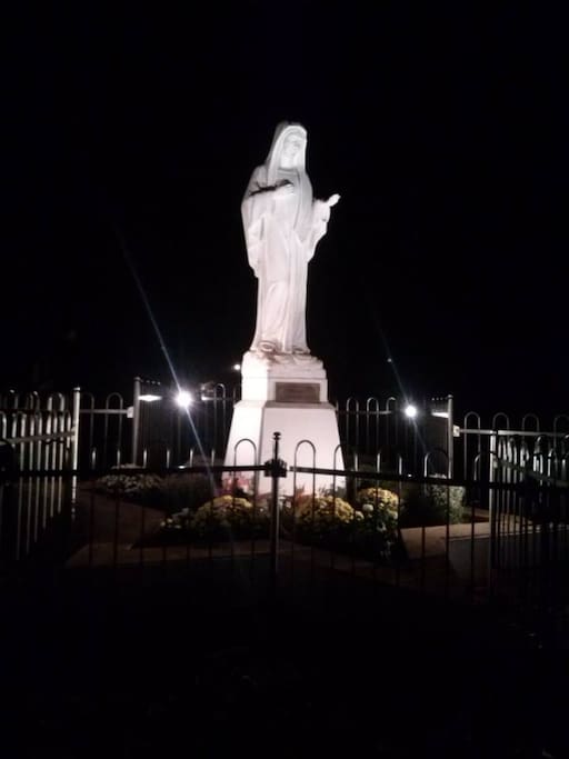 Apparition Hill statue