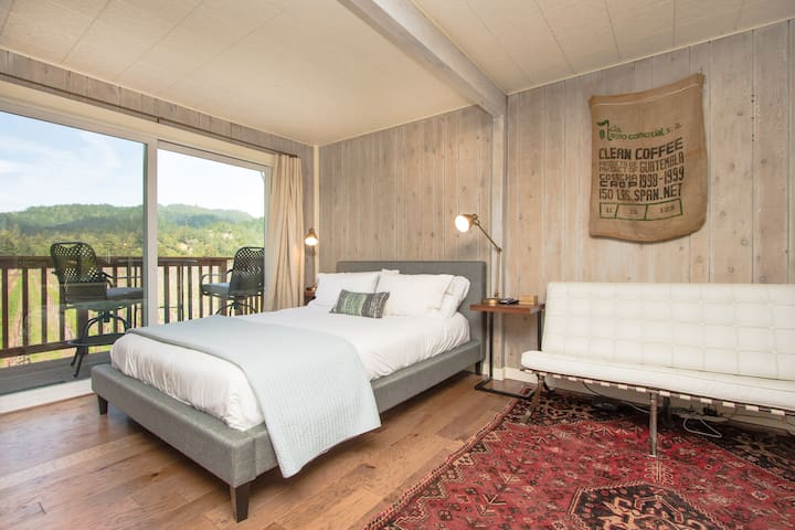 Hotels Airbnb Vacation Rentals In Guerneville California Usa