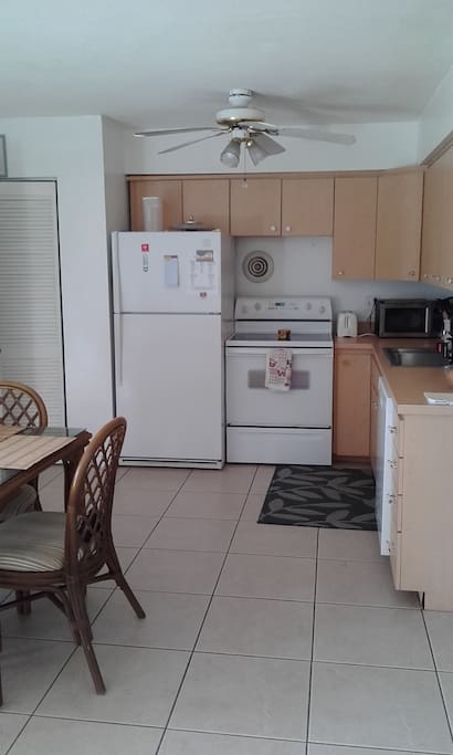 Fully equipped kitchen.