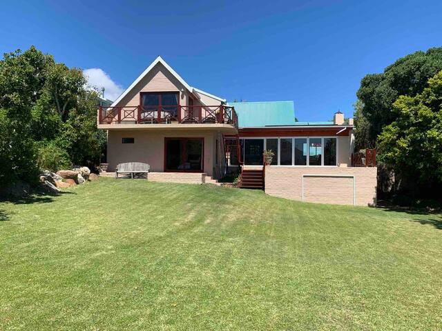 Large FamilyHome,Noordhoek,CapeTown