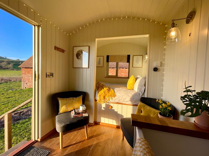 Shepherd's Hut & Woodfired Hottub In The Cotswolds - Cotswolds