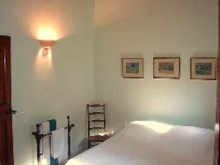 Втората спална соба може да биде двојна или двокреветна.