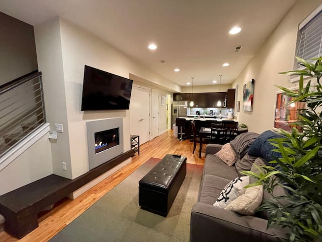 2 bedroom townhome w fire place & rooftop deck.