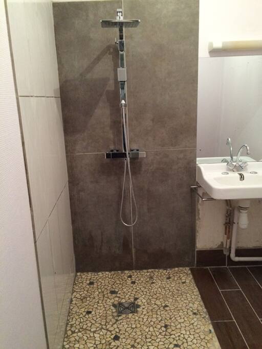 Douche à l'italienne