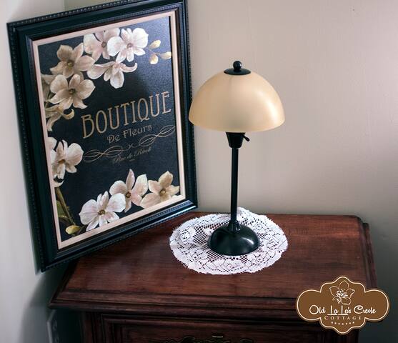 Historic 2-Story in Family/Tourist Friendly Area gallery image 4