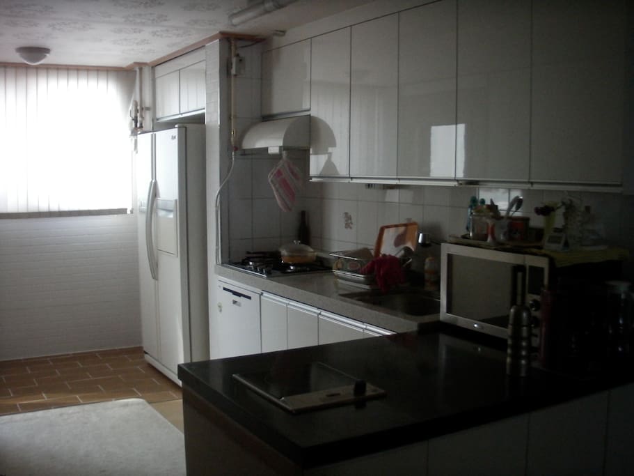 Shared dining room