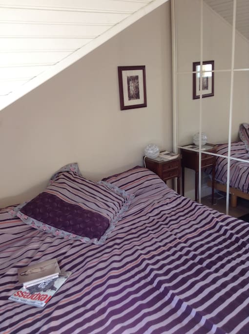 King size bed