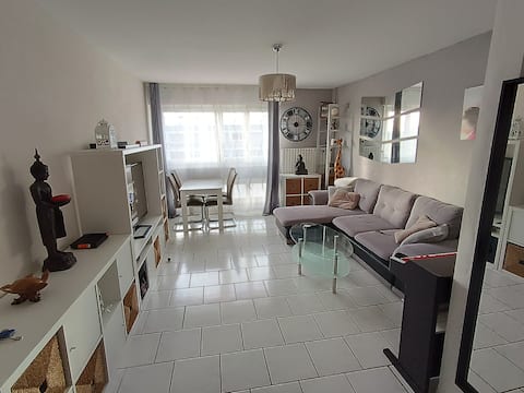Quiet Apartment Proximity Stadium, Rocade, Salons
