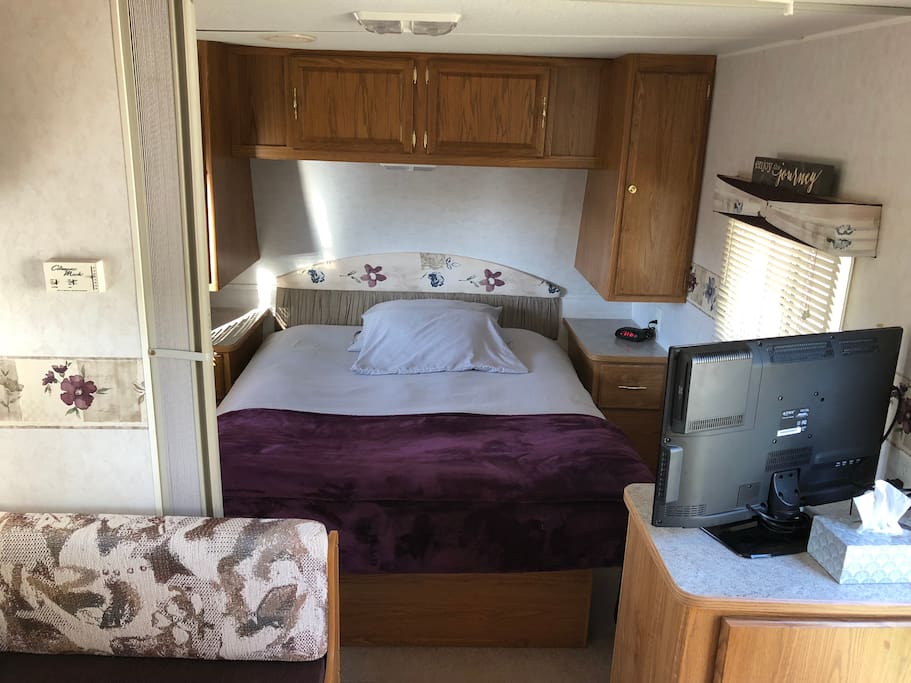 Queen size bed