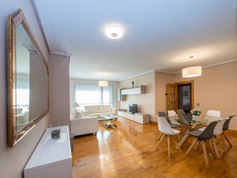 Spacious and cozy apartment in Pamplona