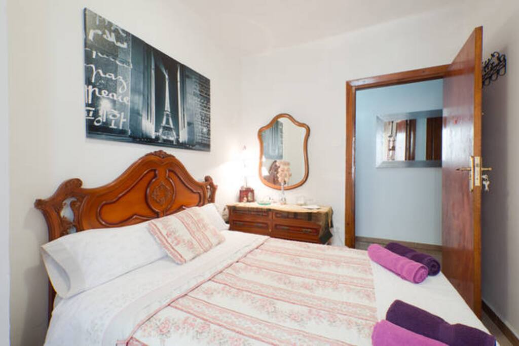 Habitación doble cama de matrimonio.