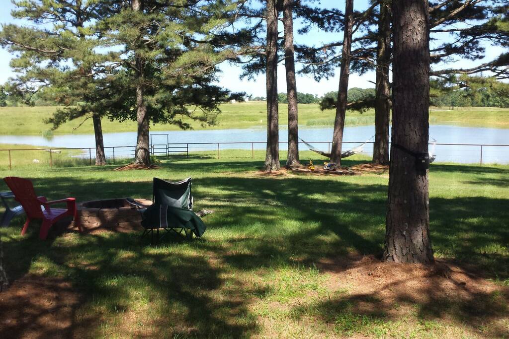 Little cabin in the woods Cabins for Rent in Raymondville, Missouri