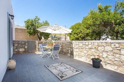 Ourania - Traditional House