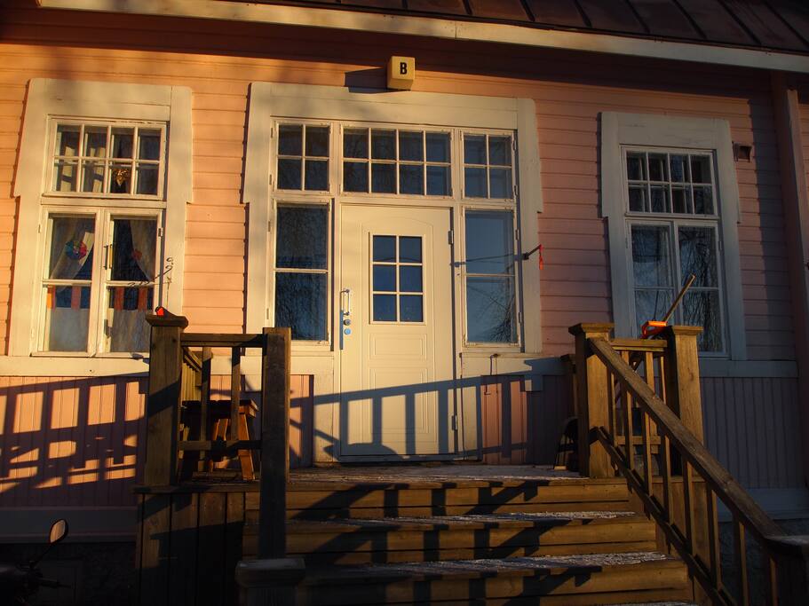 Entrance to the apartment.