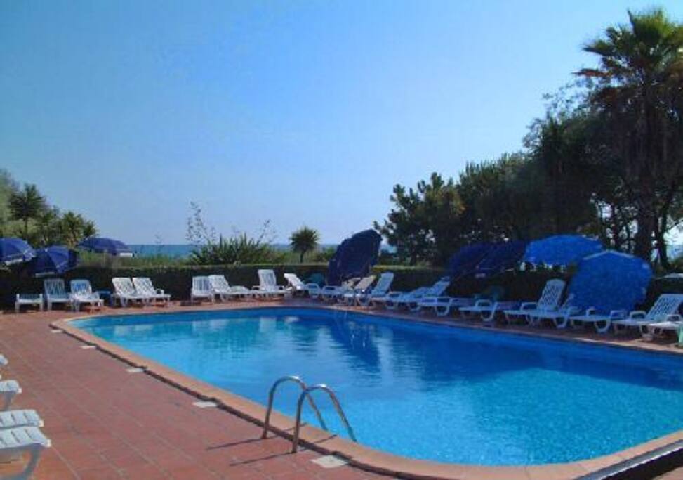 Piscine de la résidence.