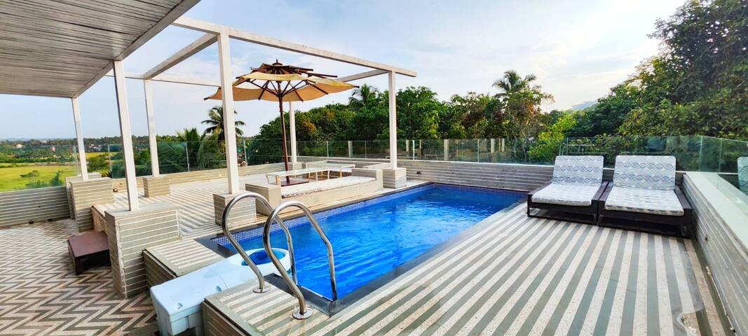 Luxury Riverview Penthouse  6bed private pool Baga