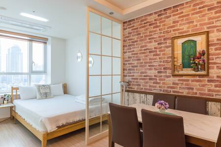 [3]Center of Busan#LATE CHECK OUT釜山最受欢迎的釜山#서면역2분