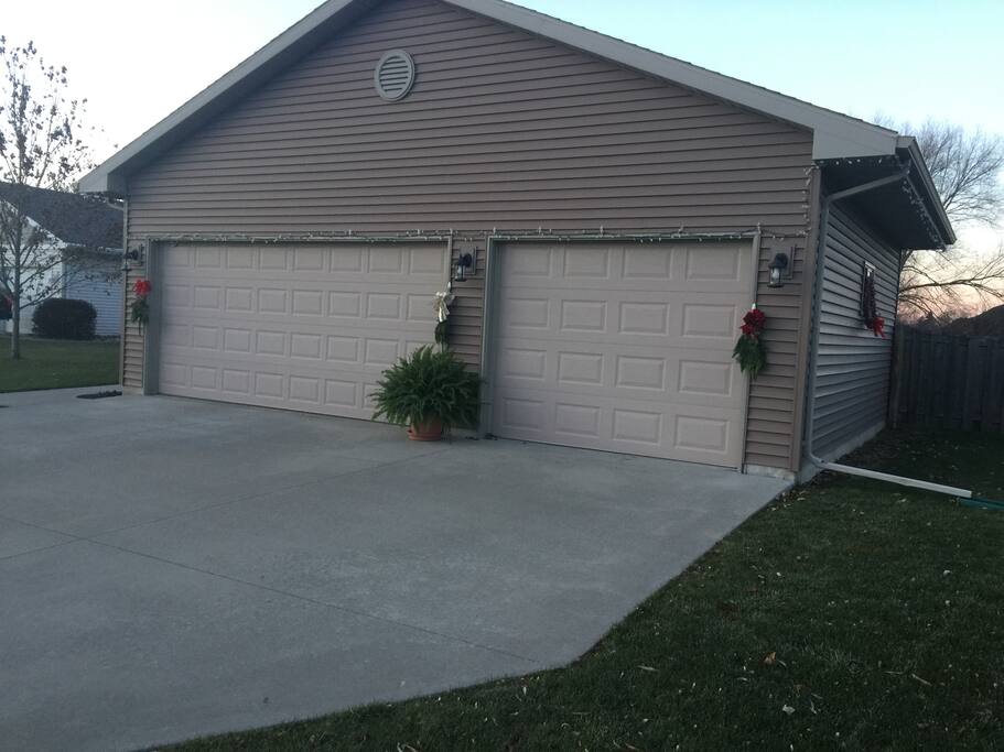 3 car garage