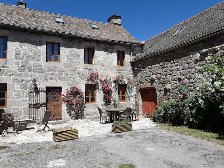 Around Stevenson Road... downstairs room Tiny houses for Rent in Le