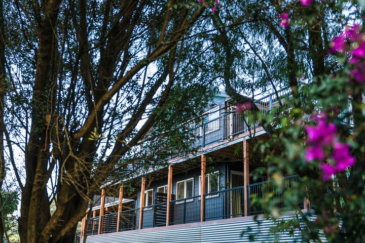 Fully Self Contained Apartment #2 gallery image 2