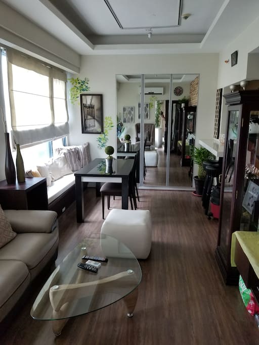 cozy living rm & dining area