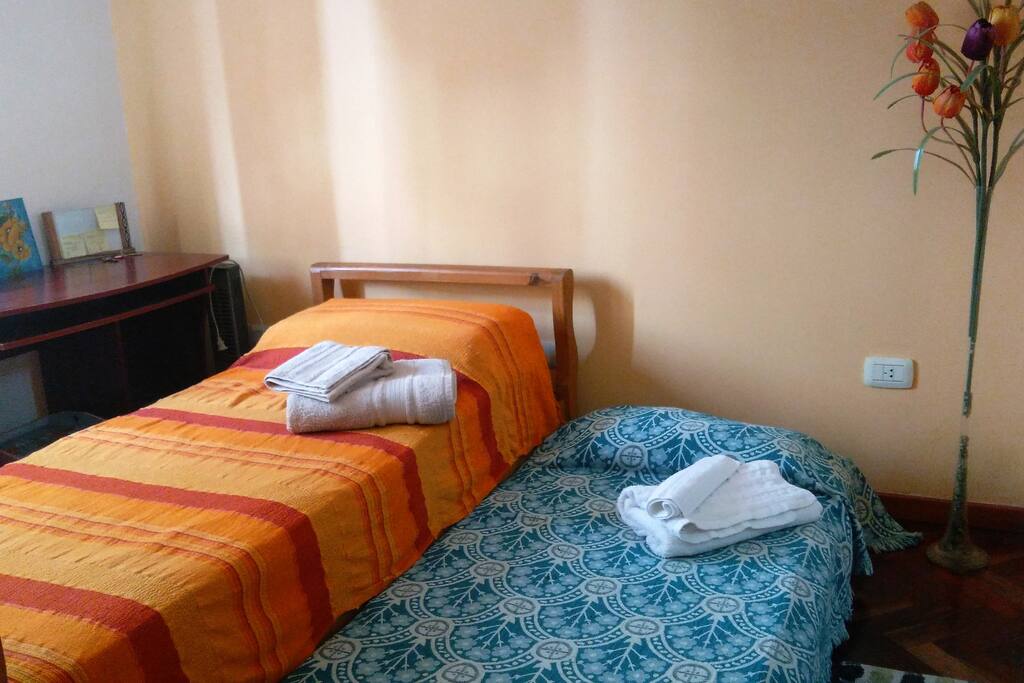 Habitación para 1 ó 2 personas con Placard - con Baño privado en suite