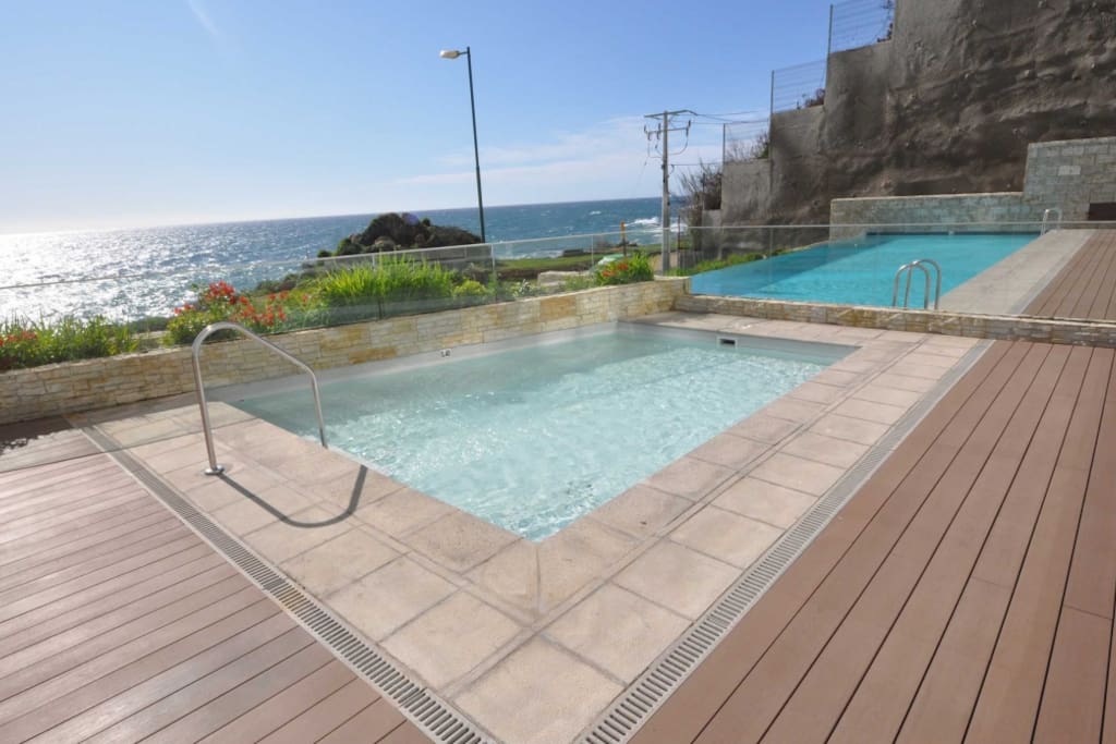 Piscina frente al mar.