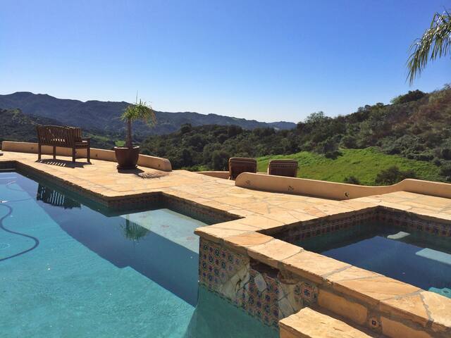 Private Retreat w/Stunning Views, Pool & Spa gallery image 4