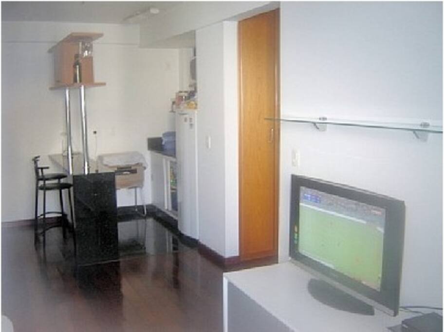 sala e vista cozinha americana
