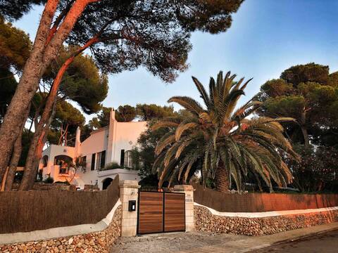 Luxury villa 6 bedrooms, pool,  2 min/beach/golf
