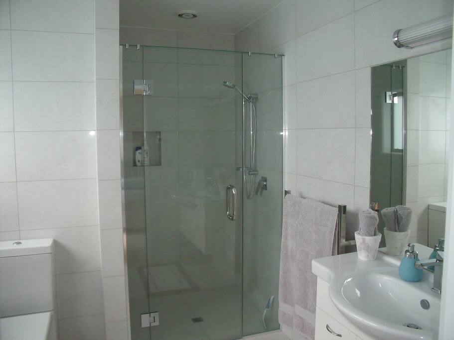Stunning private ensuite - Garden View room